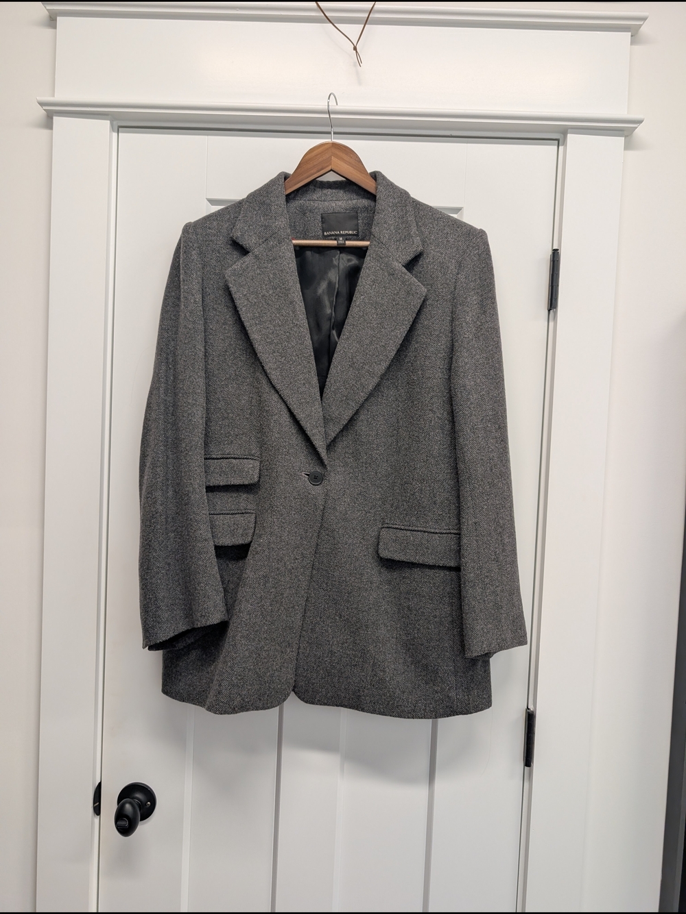 Banana Republic Charcoal Gray Wool-Blend Single-Button Blazer